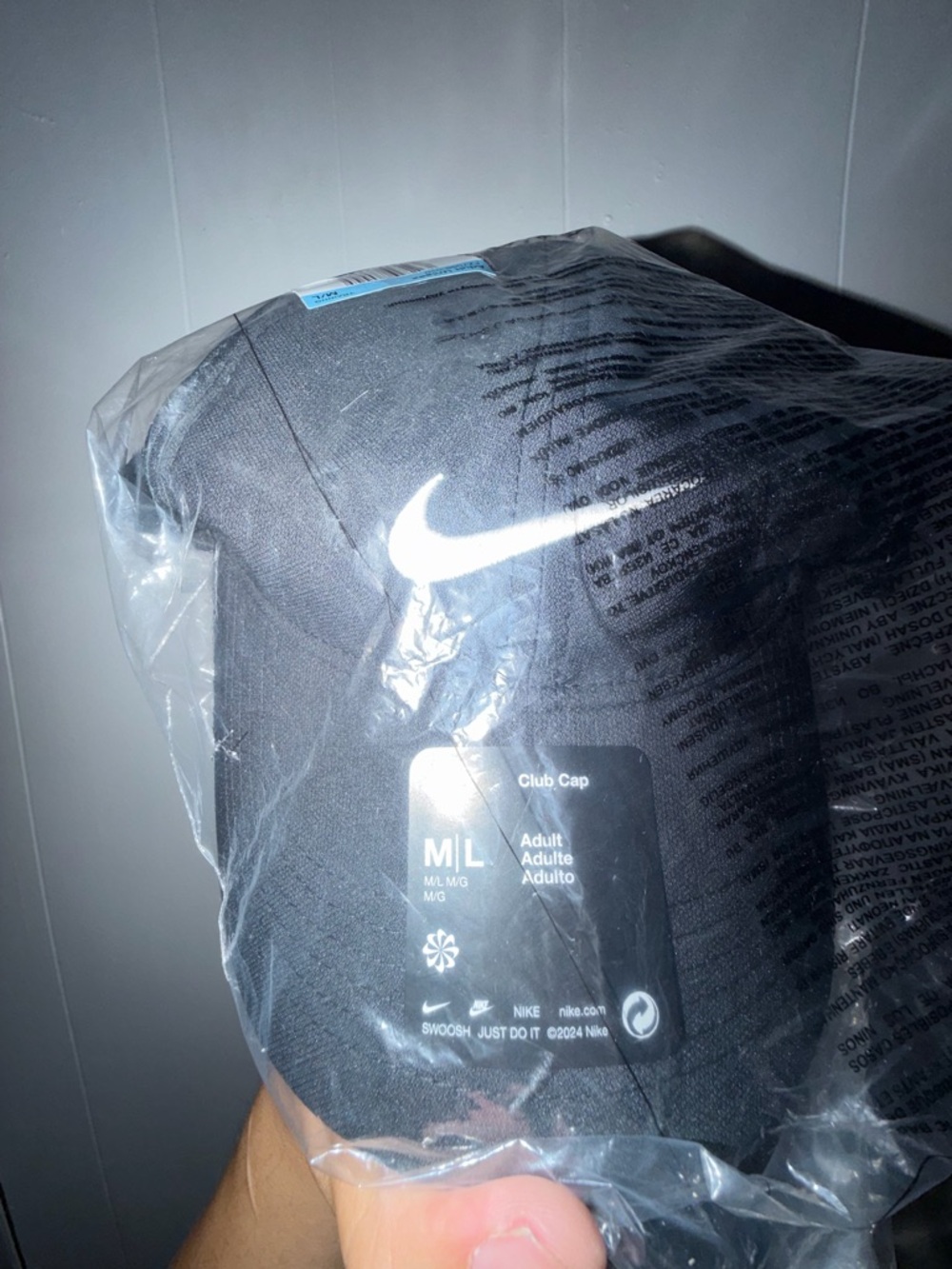 Nike Black Cap with White Swoosh - Picture 2 of 6